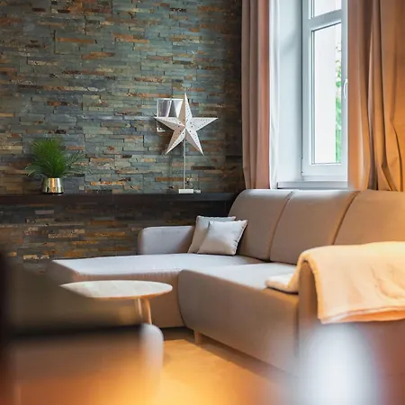 Spacious With Balcony - Old Town Apartment *