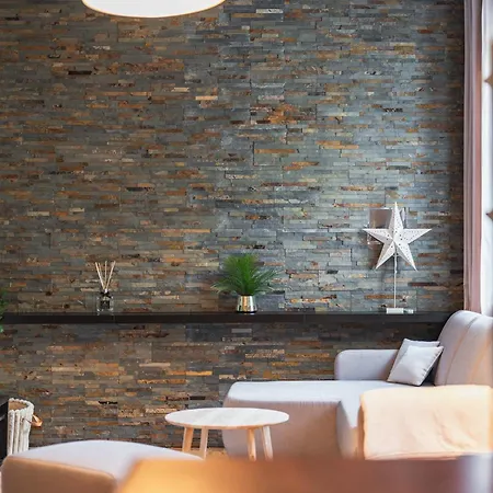 Apartman Spacious With Balcony - Old Town