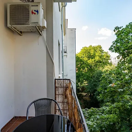 Spacious With Balcony - Old Town Pressburg