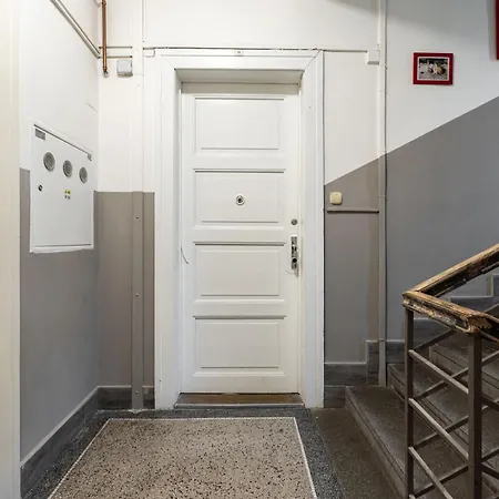 Spacious With Balcony - Old Town Pressburg