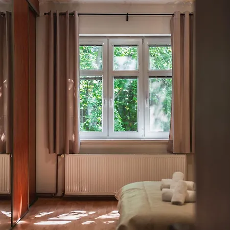 Spacious With Balcony - Old Town Pressburg