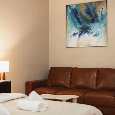 Apartman Spacious With Balcony - Old Town *